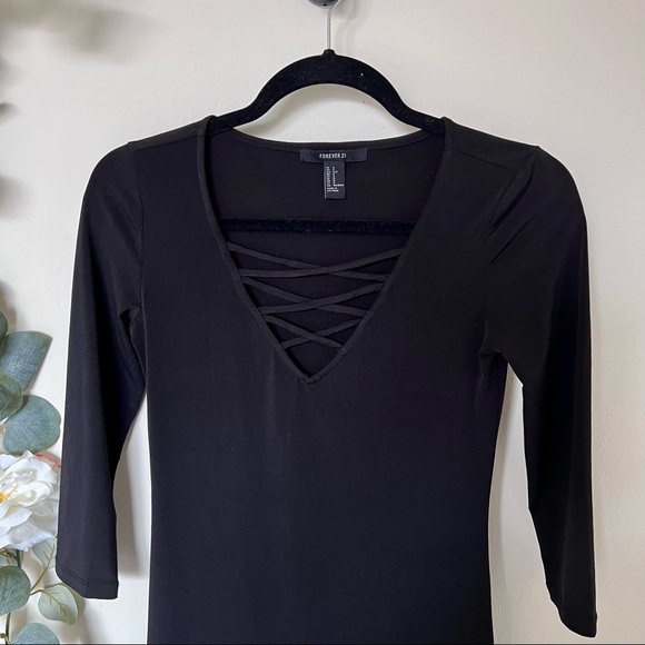 🤍 Forever 21 Bodycon Dress - Picture 2 of 5